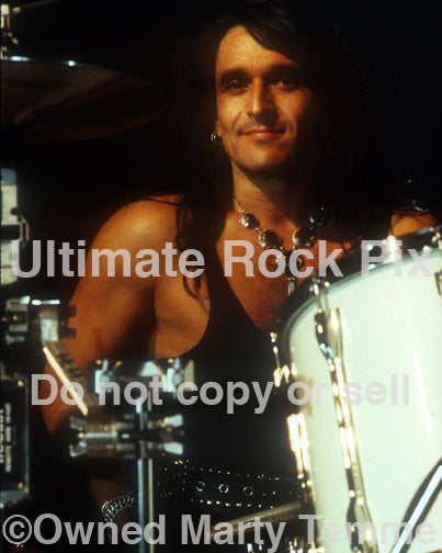 Photo of drummer Audie Desbrow of Great White in concert in 1992 by Marty Temme