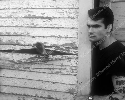 Black and white photo of Henry Rollins of Black Flag in 1990 - henry909bw