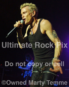 Photo of singer Billy Idol in concert in 2005 by Marty Temme