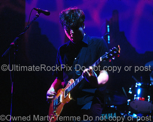 Photo of Jim Adkins of Jimmy Eat World playing a Les Paul in concert by Marty Temme