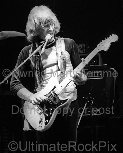 Photo of Paul Kantner of Jefferson Starship in concert in 1980 by Marty Temme
