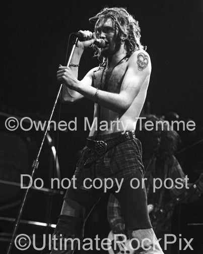 Black and white photo of singer Layne Staley in concert in 1991 by Marty Temme