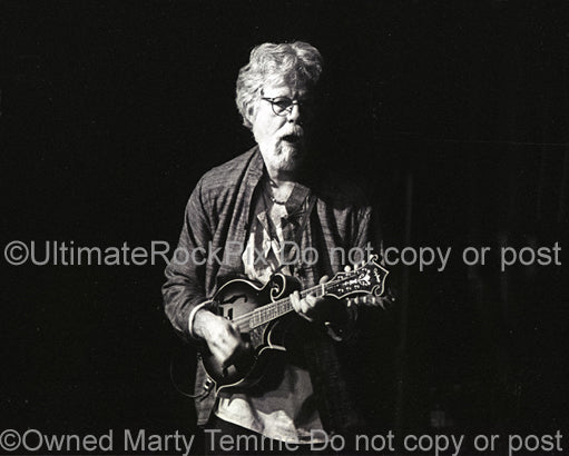 Photo of Fred Tackett of Little Feat in concert in 2002 by Marty Temme