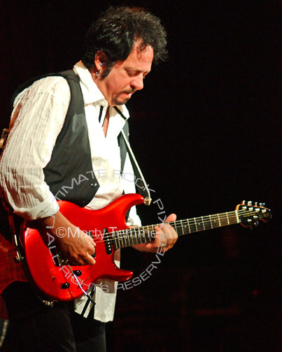 Photo of Steve Lukather of Toto in concert in 2008 by Marty Temme