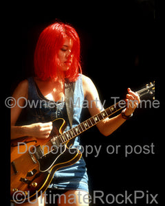 Photo of Miki Berenyi of Lush in concert in 1992 by Marty Temme