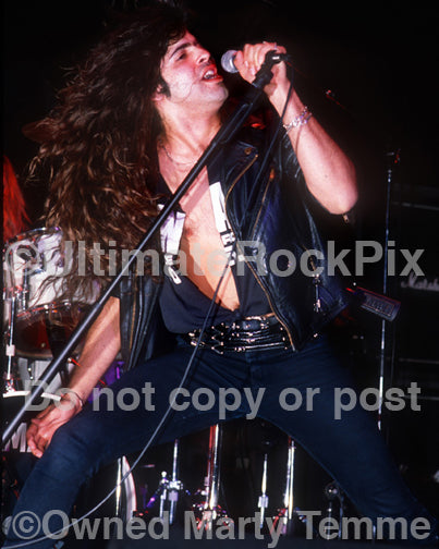 Photo of Michael Olivieri of Leatherwolf in concert by Marty Temme