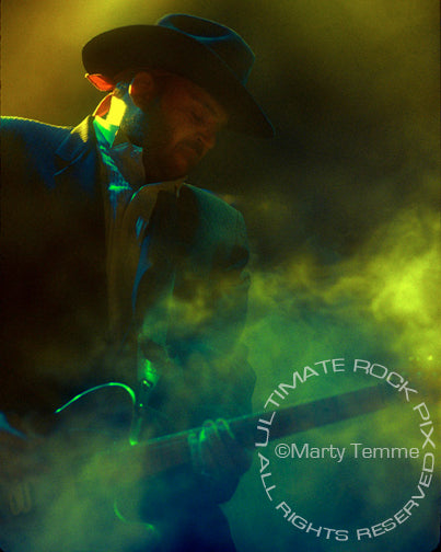 Photo of Chris Goss of Masters of Reality in concert in 1989 by Marty Temme