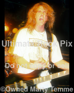 Photo of Dave Ellefson of Megadeth in 1990