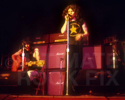 Photo of Dan McCafferty and Manny Charlton of Nazareth in concert in 1972 by Marty Temme