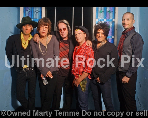 Photo of Todd Rundgren and New York Dolls during a photo shoot in 2008 by Marty Temme