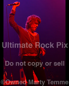 Photo of David Johansen of New York Dolls in concert in 2008 by Marty Temme
