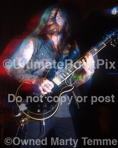 Photo of Scott "Wino" Weinrich of The Obsessed in concert in 1994 by Marty Temme