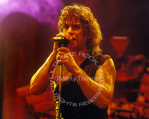 Photo of Ozzy Osbourne in concert in 1989 - ozzy8915