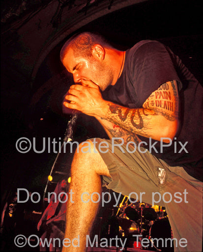 Photo of singer Phil Anselmo of Pantera in concert in 1994 by Marty Temme