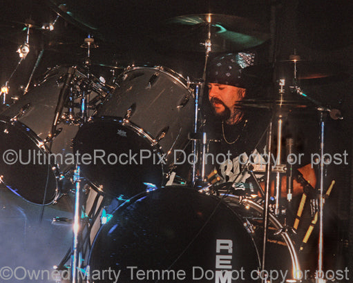 Photo of drummer Vinnie Paul Abbott of Pantera in concert in 1994 by Marty Temme