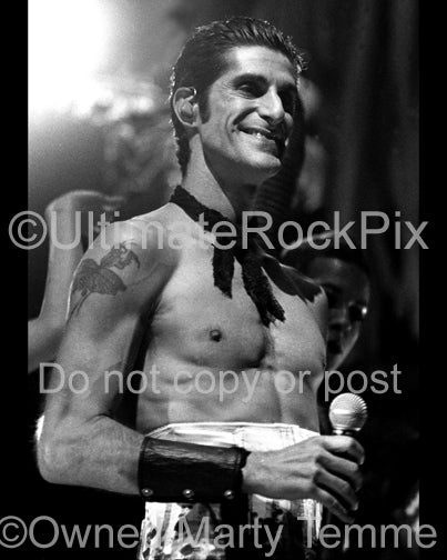 Photo of Perry Farrell of Janes Addiction in concert in 2001 by Marty Temme