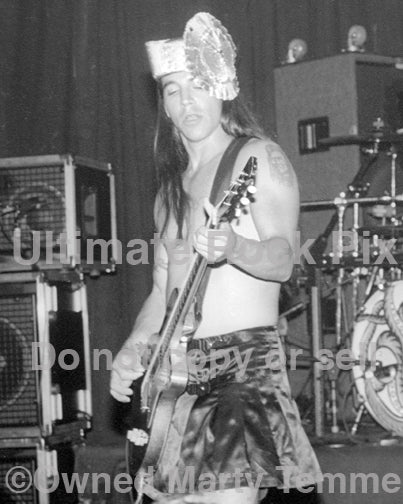 Photo of Anthony Kiedis of The Red Hot Chili Peppers in 1994 by Marty Temme