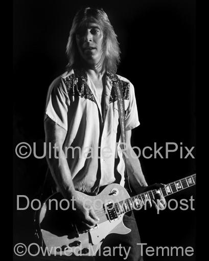 Black and White Photos of Guitarist Mick Ronson of Ian Hunter in 1980 by Marty Temme