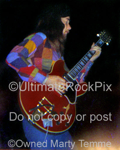Photo of guitarist Kim Simmonds of Savoy Brown in concert in 1972 by Marty Temme
