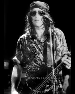 Black and white photo of Chris Schlosshardt of Sea Hags in concert in 1989 by Marty Temme