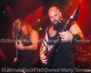 Photo of Kerry King and Jeff Hanneman of Slayer in concert in 1998 by Marty Temme