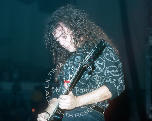 Photo of Tim Kelly of Slaughter in concert in 1990 - sltrtk9019