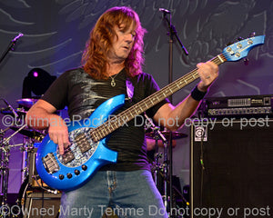 Photo of bass player Dave LaRue in concert - smbdl129162