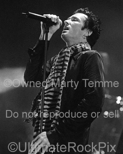 Black and white photo of vocalist Scott Weiland of Stone Temple Pilots in concert by Marty Temme