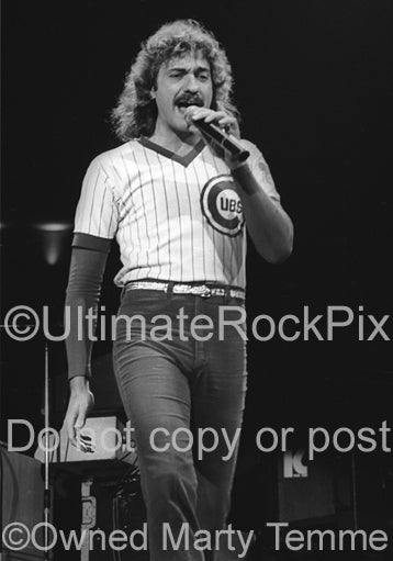 Black and white photo of Dennis DeYoung of Styx in concert in 1979 by Marty Temme