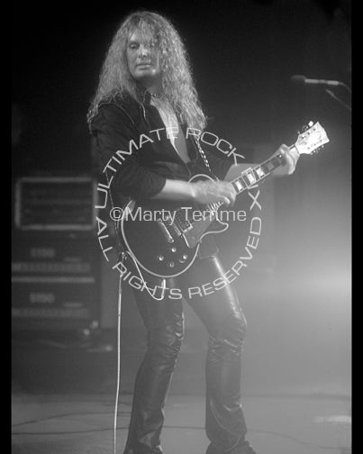 Black and white photo of John Sykes of Thin Lizzy in 2004 by Marty Temme