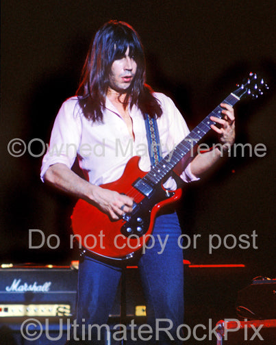 Photo of Pat Travers in concert in 1979 by Marty Temme