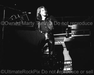 Photo of keyboardist Eddie Jobson of the band U.K. in concert in 1979 by Marty Temme