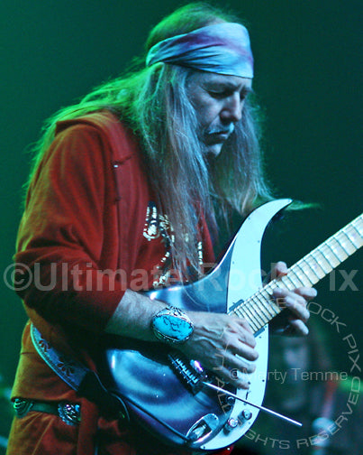 Photo of guitarist Uli Jon Roth performing in concert in 2008 by Marty Temme