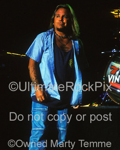 Photo of Vince Neil of Motley Crue performing in concert by Marty Temme