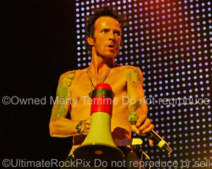 Photos of Vocalist Scott Weiland of Velvet Revolver in Concert in 2007 by Marty Temme