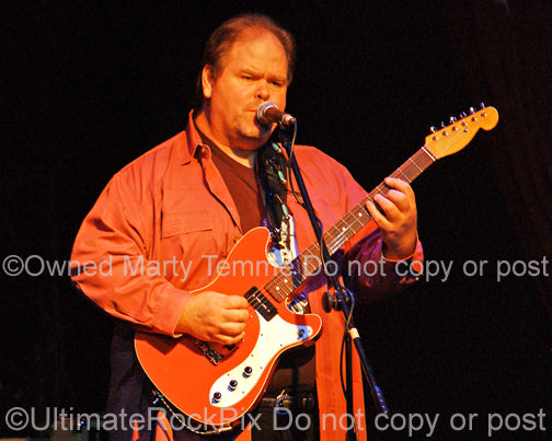 Photo of Buddy Whittington of John Mayall in concert in 2008 by Marty Temme