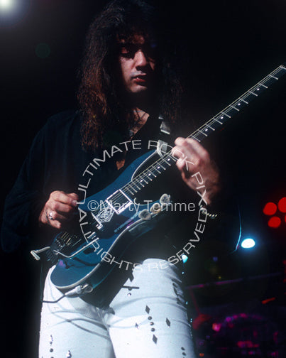 Photo of Vito Bratta of White Lion in concert in 1989 by Marty Temme