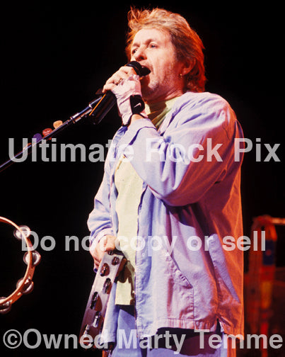 Photo of vocalist Jon Anderson of Yes in concert in 2003 by Marty Temme